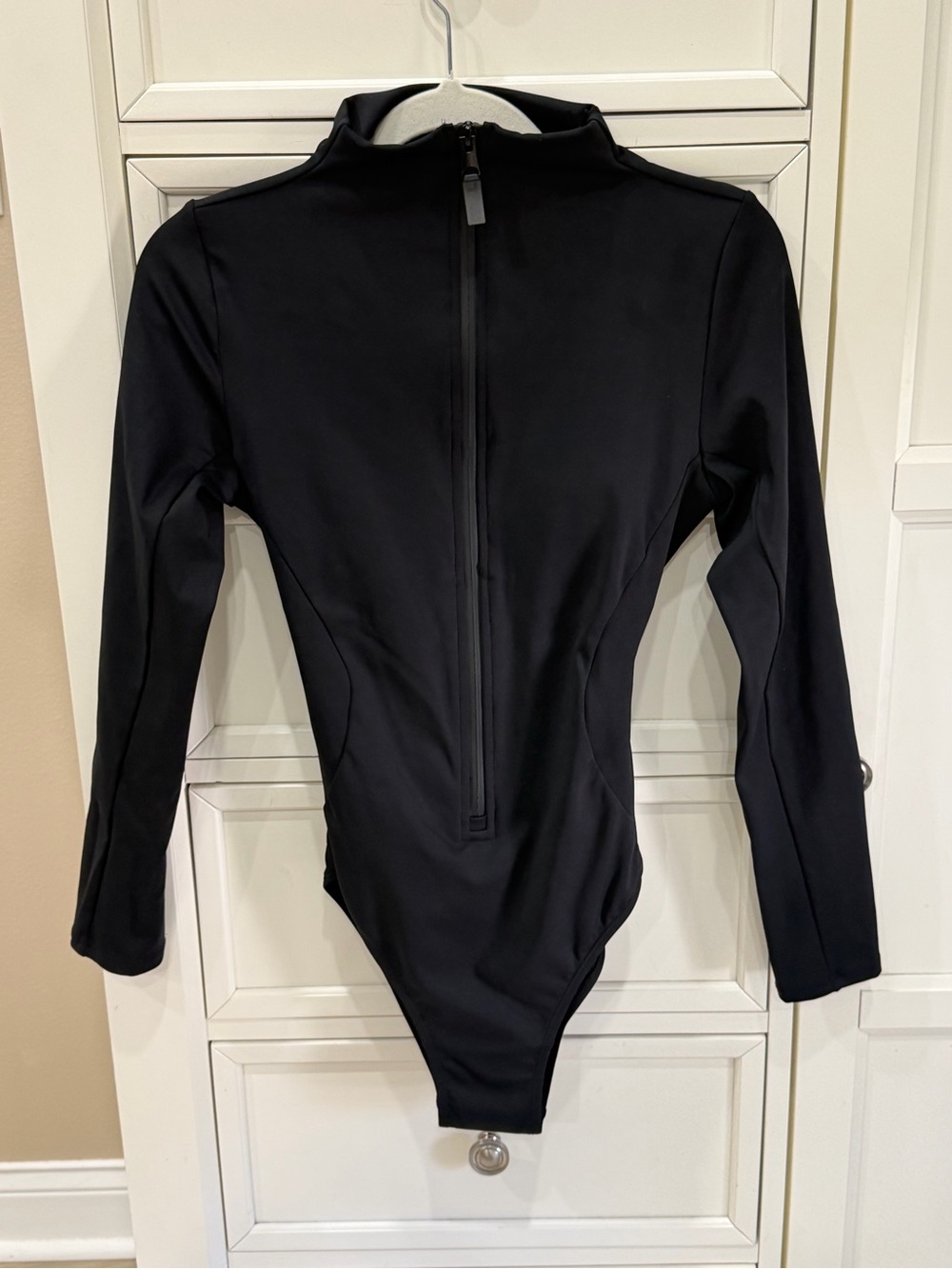 NWT, TA3 Surfy, Mega Sculpting Long Sleeve Zip Front Swimsuit- Medium - Picture 8 of 10